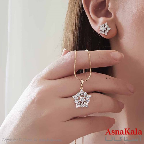 نیم ست زنانه ژوپینگ مدل گل نگینی شامل گوشواره و گردنبند کد NIM14654W