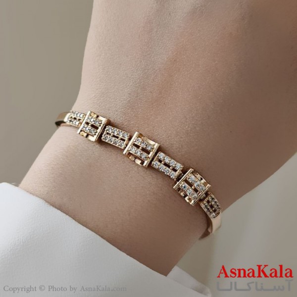 دستبند زنانه ترند برند ژوپینگ مدل کمربندی نگین دار کد DSB18740W