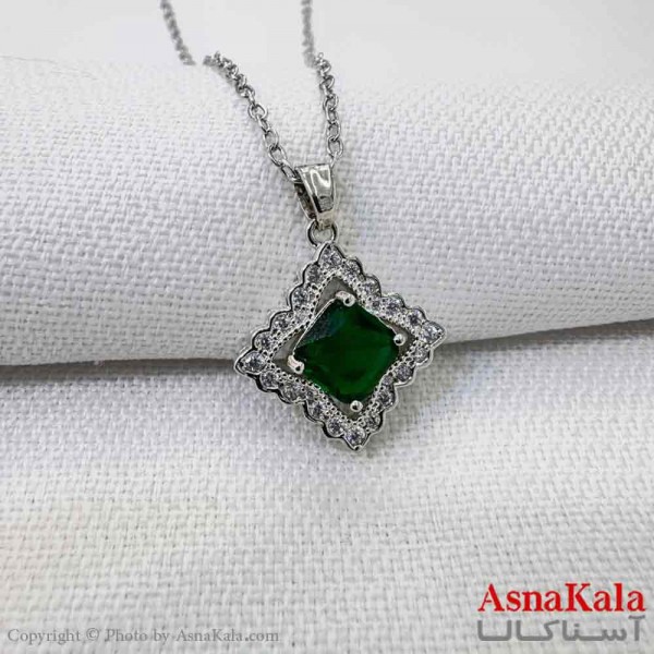 گردنبند استیل دخترانه مدل مثلث نگین سبز کد GNB161200W
