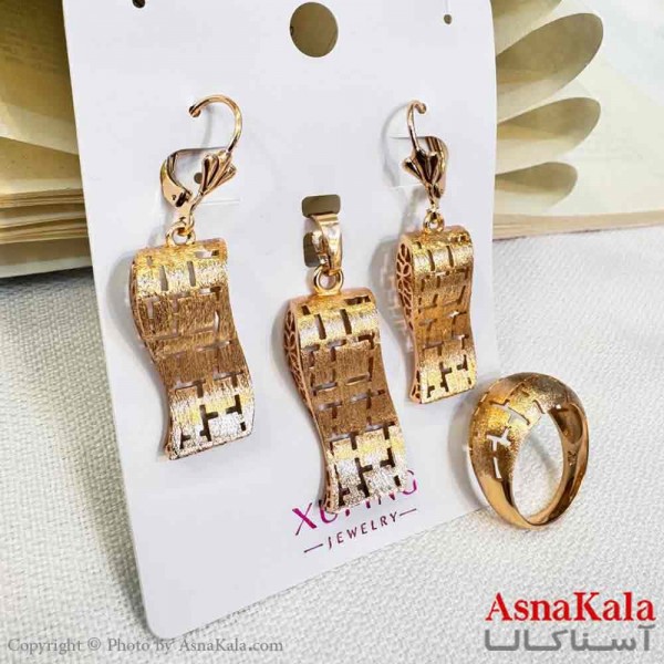 نیم ست زنانه ژوپینگ مدل مستطیل طلایی شامل گوشواره و گردنبند و انگشتر کد NIM14692W