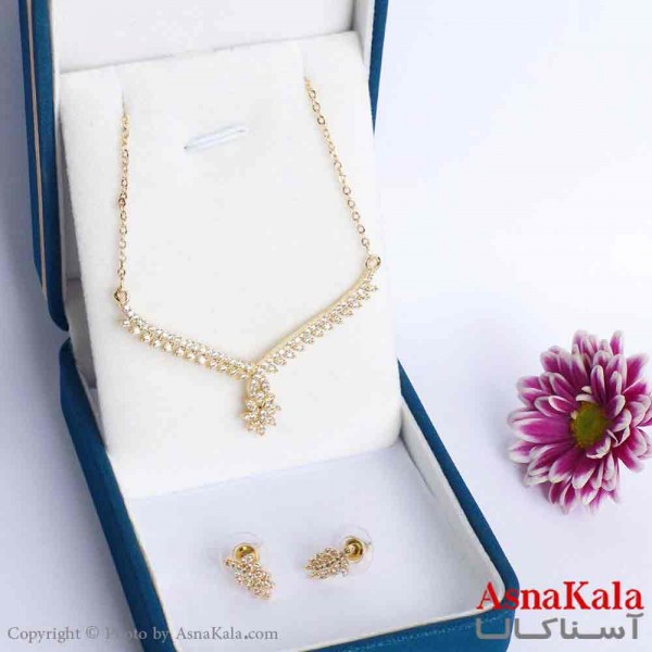 نیم ست زنانه شامل گردنبند و گوشواره  استیل مدل برگ نگینی  کد NIM14714W
