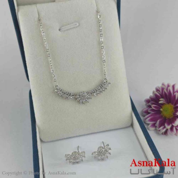نیم ست زنانه شامل گردنبند و گوشواره  استیل مدل نگین نقره ای  کد NIM14717W