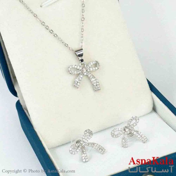 نیم ست زنانه شامل گردنبند و گوشواره استیل مدل پاپیون نگینی کد NIM14724W