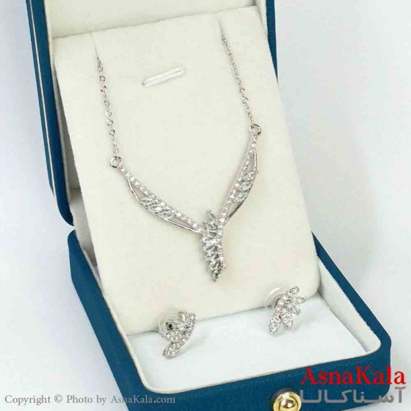نیم ست زنانه شامل گردنبند و گوشواره استیل مدل جواهری کد NIM14725W