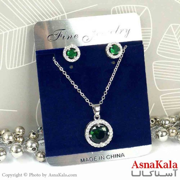 نیم ست زنانه شامل گردنبند و گوشواره استیل مدل زمرد سبز کد NIM14726W