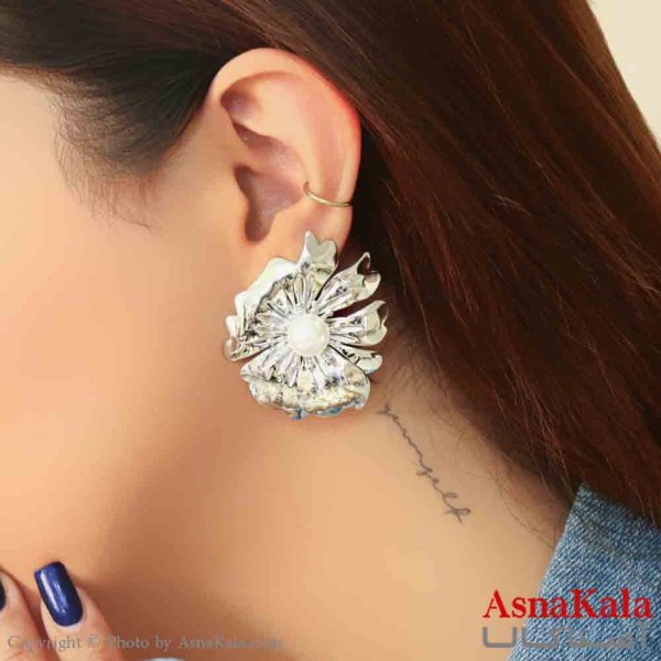 گوشواره استیل مینیمال زنانه مدل گل نقره ای کد GSH151143W