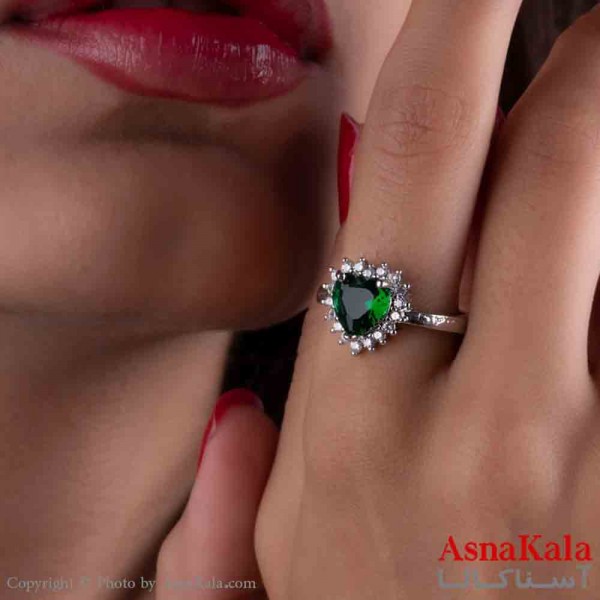 انگشتر زنانه استیل مینیمال مدل قلب نگینی سبز کد ANG19773W