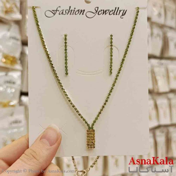 نیم ست تنیسی زنانه شامل گردنبند و گوشواره استیل مدل نگینی طلایی کد NIM14734W