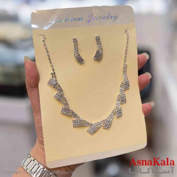 نیم ست زنانه شامل گردنبند و گوشواره استیل مدل جواهری کد NIM14749W