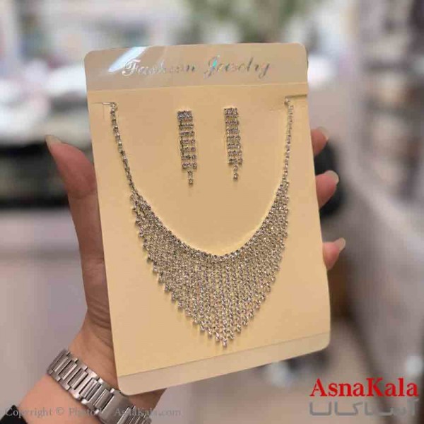 نیم ست زنانه شامل گردنبند و گوشواره استیل مدل جواهری  کد NIM14754W