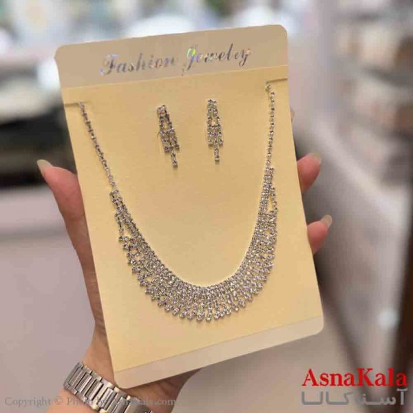 نیم ست زنانه شامل گردنبند و گوشواره استیل مدل نگین نقره ای  کد NIM14757W