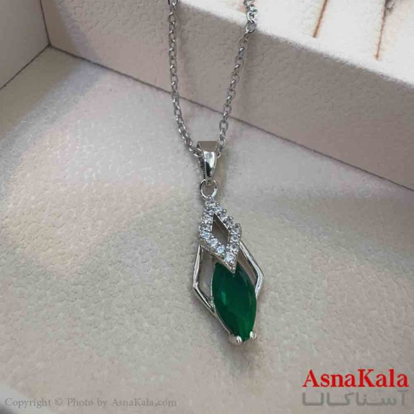 گردنبند دخترانه پینترستی استیل مدل مثلثی کد GNB161517W