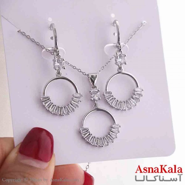 نیم ست زنانه شامل گردنبند و گوشواره استیل مدل حلقه جواهری  کد NIM14857W