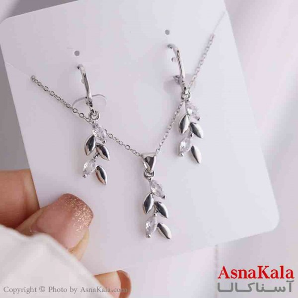 نیم ست زنانه شامل گردنبند و گوشواره استیل مدل برگ کد NIM14870W