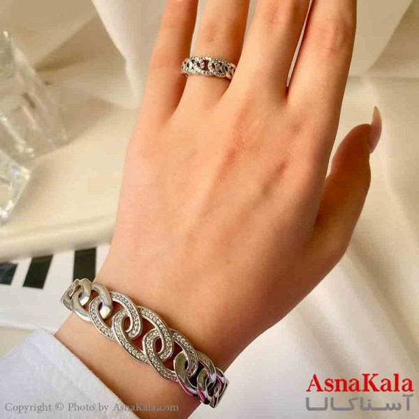 نیم ست زنانه  شامل دستبند و انگشتر استیل مدل کارتیر فول نگین نقره ای کد NIM14874W