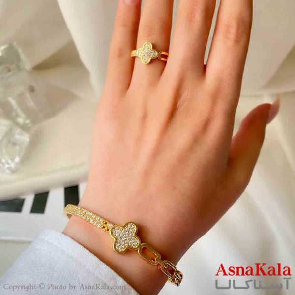 نیم ست زنانه پینترستی  شامل بنگل و انگشتر استیل مدل ونکلیف فول نگین طلایی کد NIM14886W