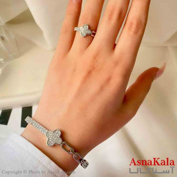 نیم ست زنانه پینترستی  شامل بنگل و انگشتر استیل مدل ونکلیف فول نگین نقره ای کد NIM14887W