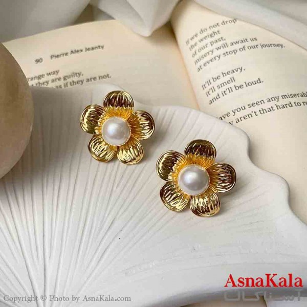 گوشواره  استیل مینیمال زنانه مدل گل مرواریدی میخ نقره کد GSH151583W