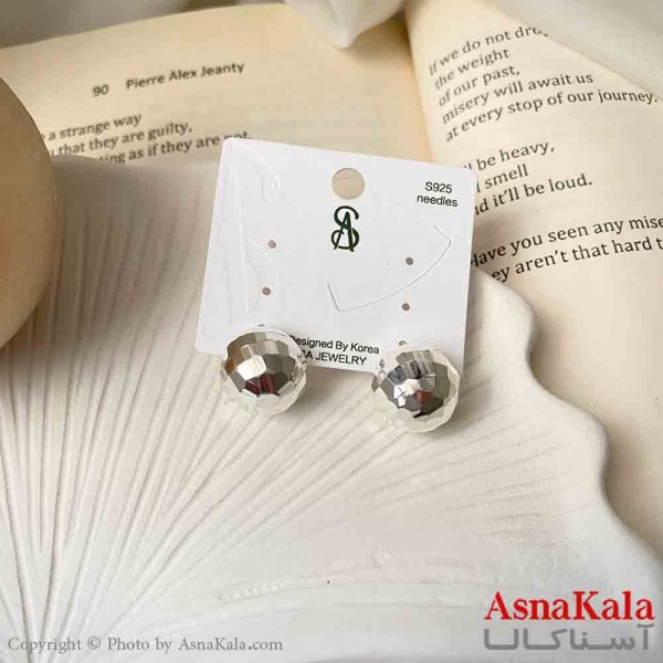 گوشواره  استیل مینیمال زنانه مدل گوی تراشدار نقره ای میخ نقره با آبکاری درجه یک کد GSH151602W