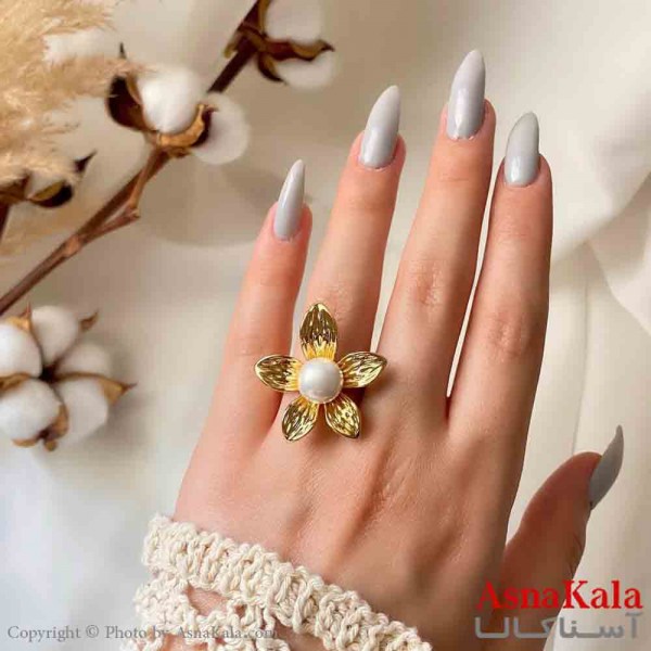 انگشتر زنانه استیل مینیمال مدل گل پنچ پر مرواریدی کد ANG19819W