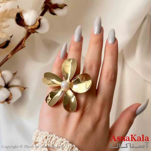 انگشتر زنانه استیل مینیمال مدل گل درشت پنچ پر مرواریدی کد ANG19827W