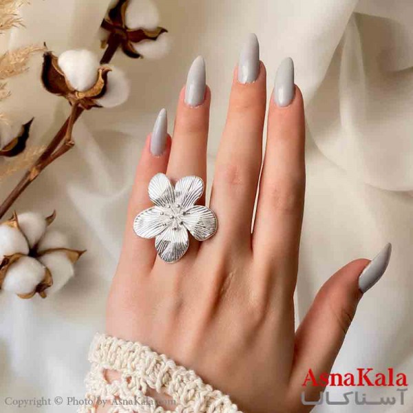 انگشتر زنانه استیل مینیمال مدل گل فانتزی نقره ای کد ANG19840W