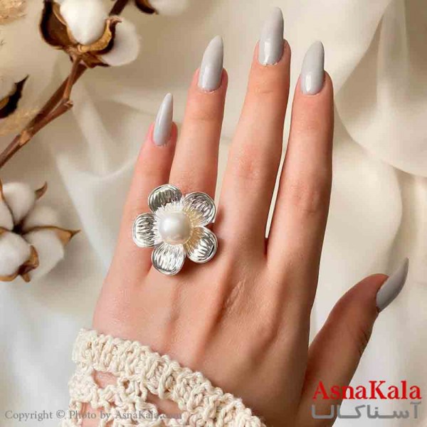 انگشتر زنانه استیل مینیمال مدل گل مرواریدی شیک نقره ای کد ANG19845W