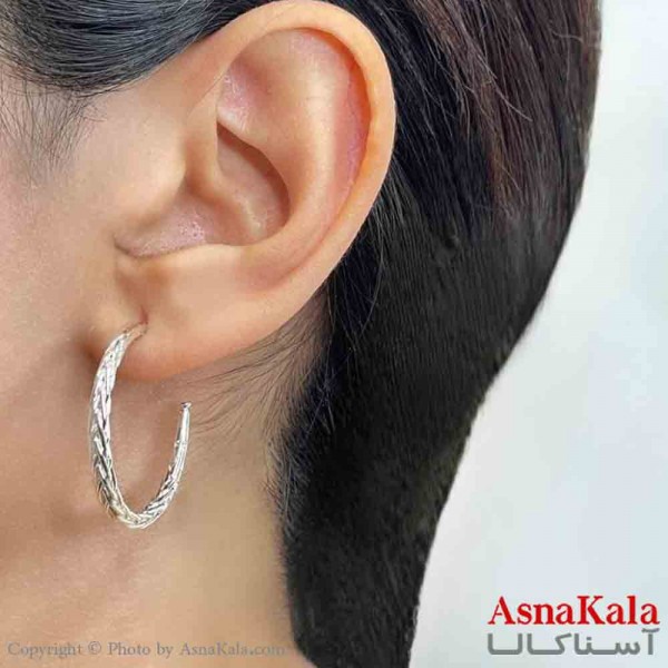 گوشواره دخترانه مینیمال طرح حلقه پوست ماری فشن رنگ نقره ای کد GSH151742W