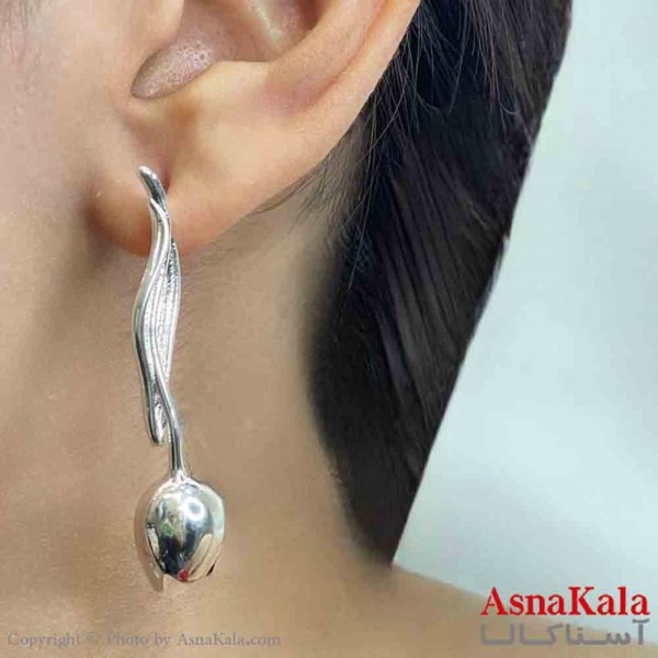 گوشواره دخترانه مینیمال طرح گل آویز فشن رنگ نقره ای کد GSH151752W