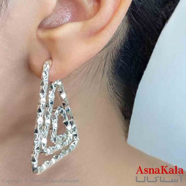 گوشواره دخترانه مینیمال طرح مثلث فشن رنگ نقره ای کد GSH151769W
