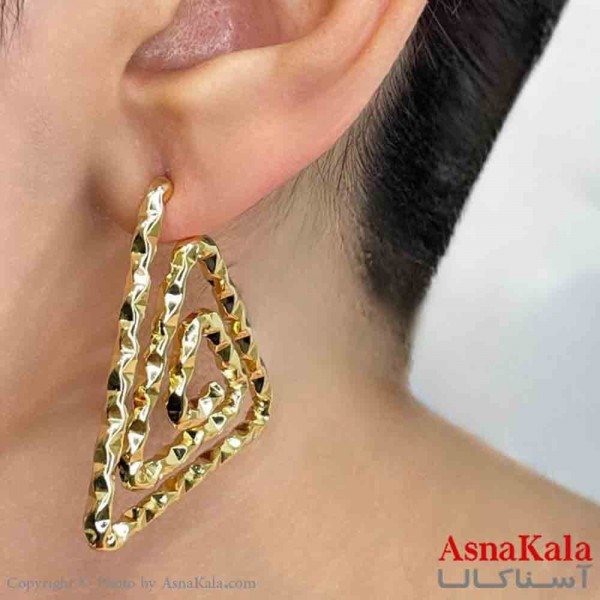 گوشواره دخترانه مینیمال طرح مثلث فشن رنگ طلایی کد GSH151770W