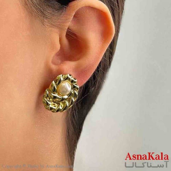 گوشواره دخترانه مینیمال طرح گل مرداب مرواریدی فشن رنگ طلایی کد GSH151800W