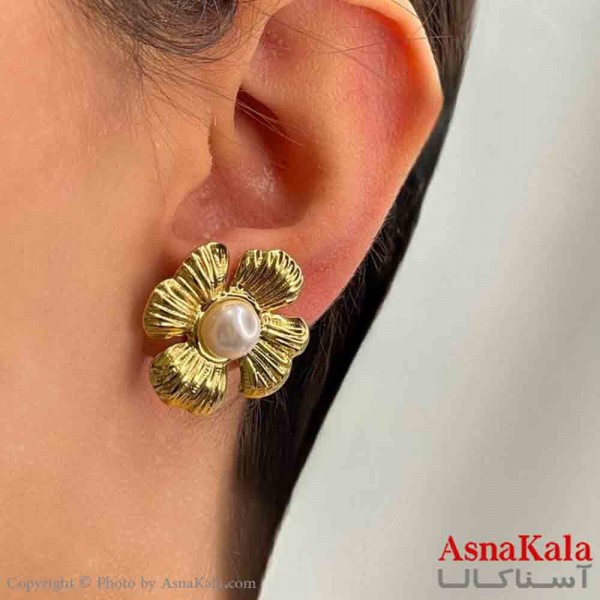 گوشواره دخترانه مینیمال طرح گل و مروارید ترند فشن رنگ طلایی کد GSH151805W