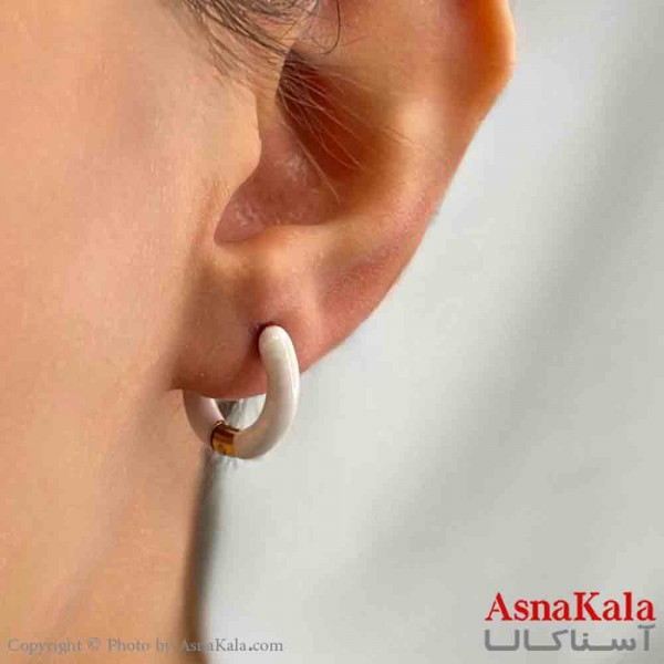 گوشواره دخترانه مینیمال طرح میناکاری نگین سفید فشن رنگ طلایی کد GSH151818W