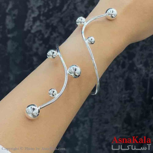 دستبند دخترانه پینترستی استیل آینه ای طرح گوی و مارپیچ رنگ نقره ای کد DSB181225W