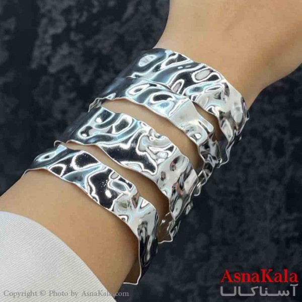 دستبند دخترانه پینترستی استیل آینه ای طرح چند لاین موجدار پهن رنگ نقره ای کد DSB181222W