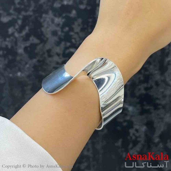 بنگل دخترانه پینترستی استیل  آینه ای موجدار برجسته رنگ نقره ای کد DSB181267W