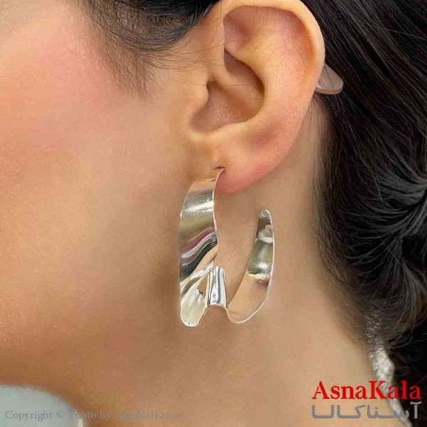 گوشواره دخترانه مینیمال طرح حلقه ای آینه ای پیچی رنگ نقره ای کد GSH151840W