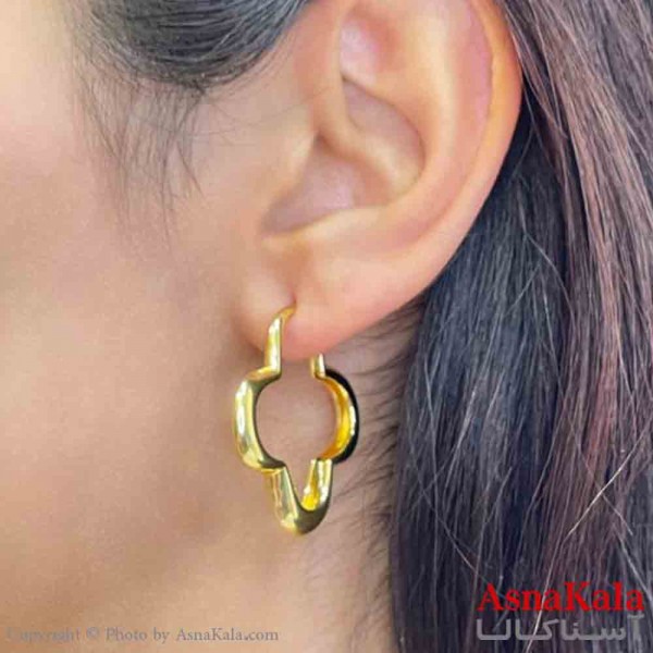 گوشواره دخترانه مینیمال طرح شبدر توخالی رنگ طلایی کد GSH151852W