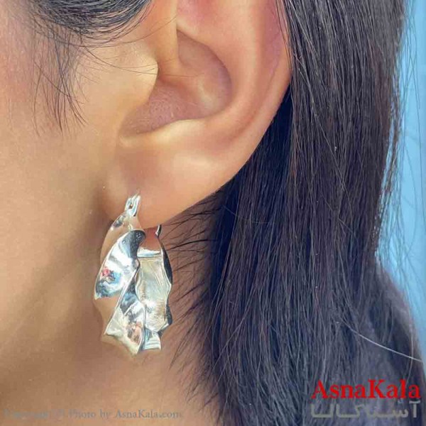 گوشواره دخترانه مینیمال طرح حلقه ای پیج آینه ای رنگ نقره ای کد GSH151876 W