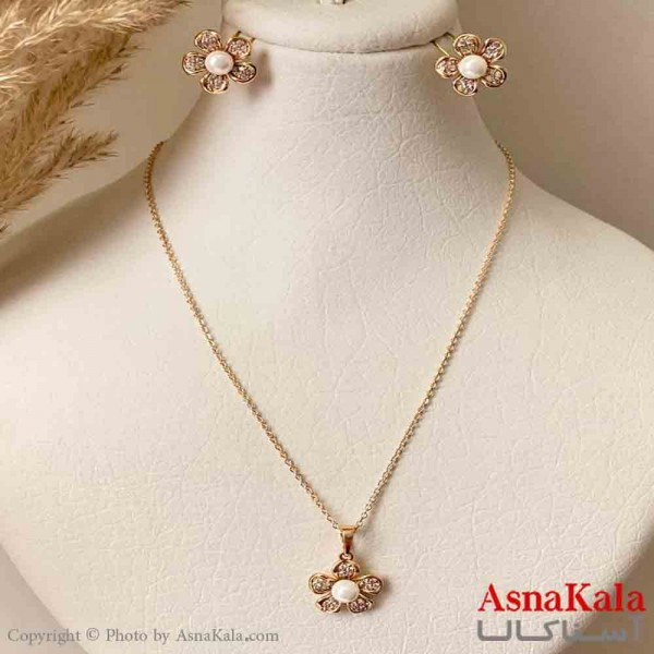 نیم ست زنانه ژوپینگ مدل گل و مرواریدی نگیندار شامل گوشواره و آویز رنگ طلایی کد NIM14954W