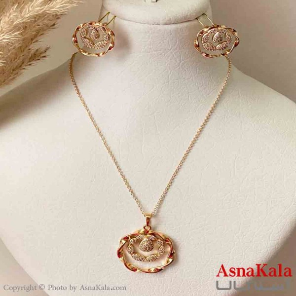 نیم ست زنانه ژوپینگ مدل حلقه درحلقه نگیندار شامل گوشواره و آویز رنگ طلایی کد NIM14963W