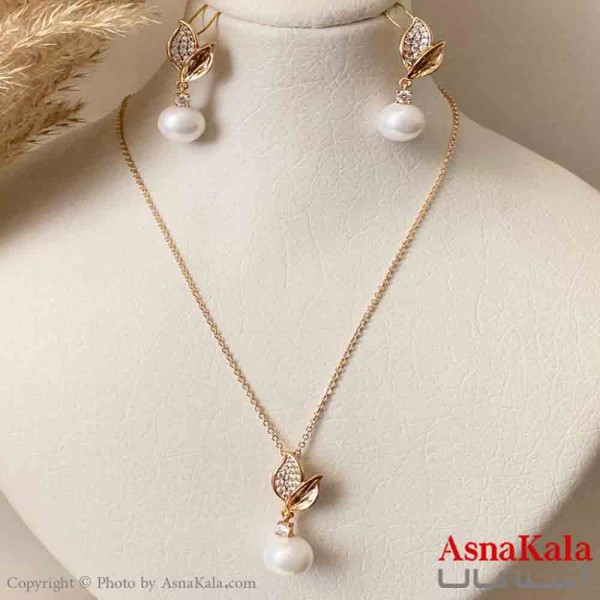 نیم ست زنانه ژوپینگ مدل برگ و مروارید نگیندار شامل گوشواره و آویز رنگ طلایی کد NIM14969W