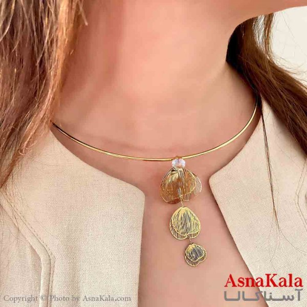 گردنبند طوق دخترانه پینترستی استیل مدل گلبرگ آویز رنگ طلایی کد GNB161817W