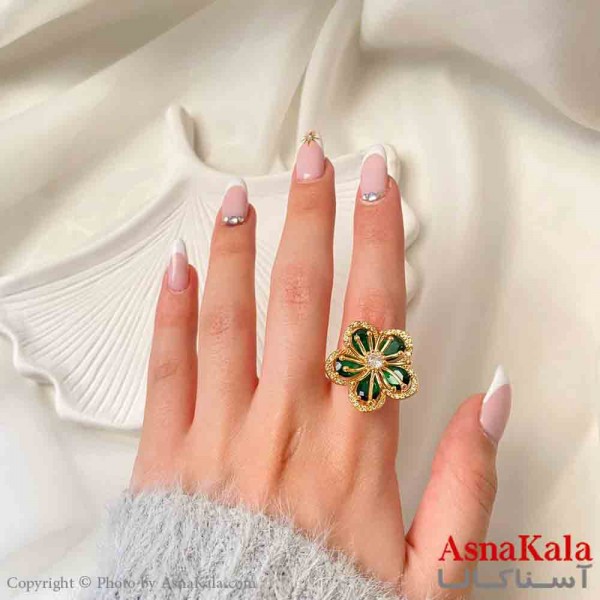 انگشتر زنانه استیل مینیمال مدل گل نگین سبز فری سایز  رنگ طلایی کد ANG19868W