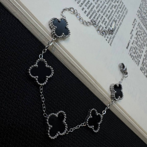 دستبند ونکلیف نگین مشکی کد DSB181448W