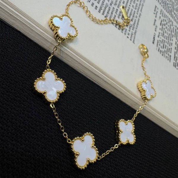 دستبند ونکلیف نگین سفید کد DSB181450W