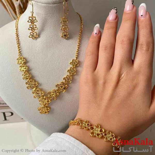 نیم ست زنانه برنجی شامل گردنبند و گوشواره و دستبند کد NIM141038W