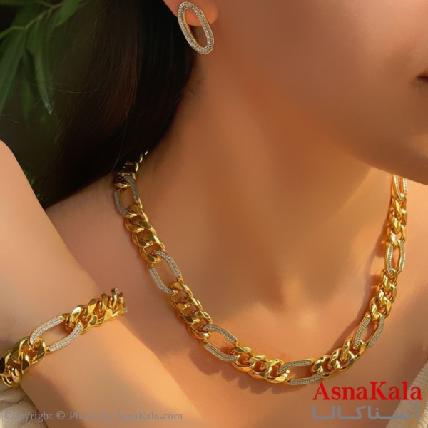 نیم ست زنانه نگیندار شامل گردنبند و دستبند و گوشواره ترند رنگ طلایی کد NIM141066W