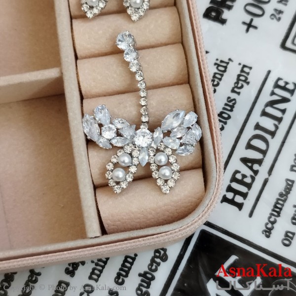 گوشواره پروانه جواهری مدل آویز نگیندار رنگ نقره ای کد GSH152070W